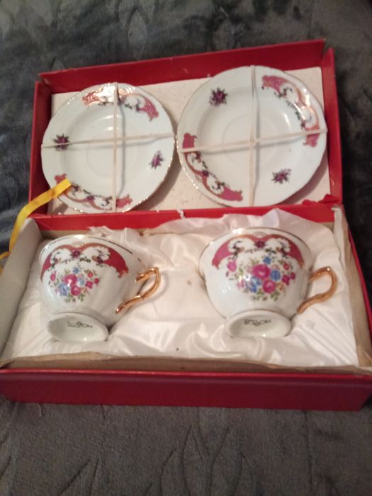 Conj de chávenas antigas.