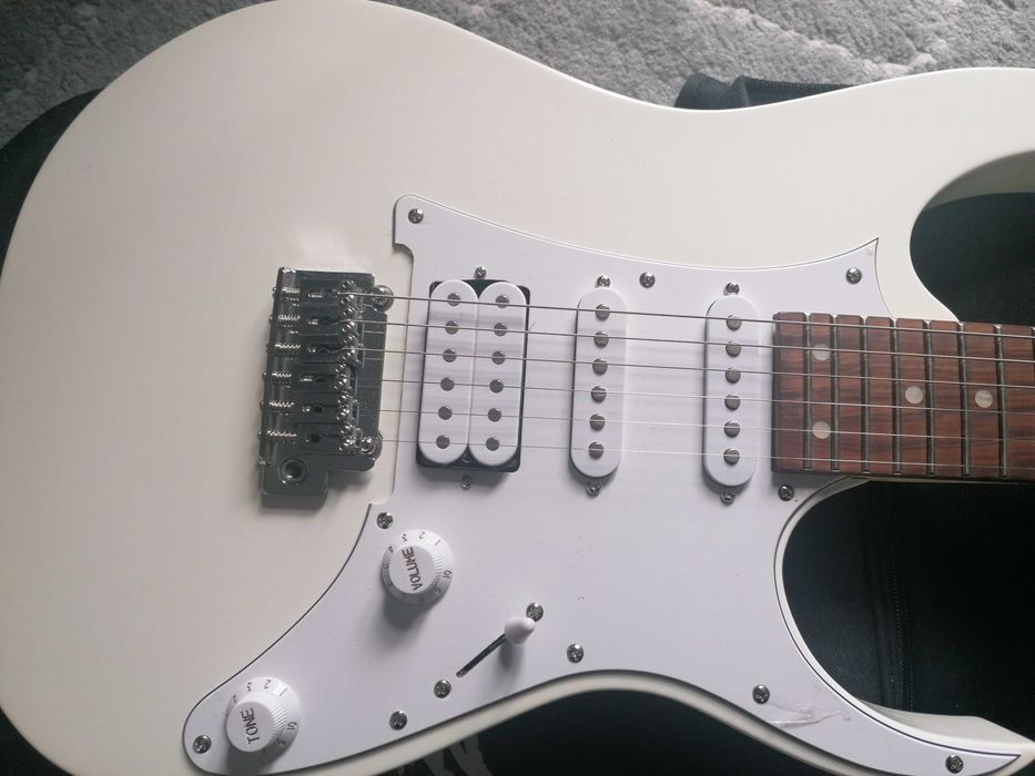 Gitara elektryczna Ibanez GRG140-WH + kabel Klotz + pokrowiec