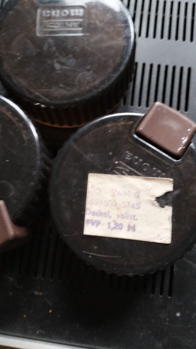 Pokrywka młynka do kawy, średnica 8 cm.