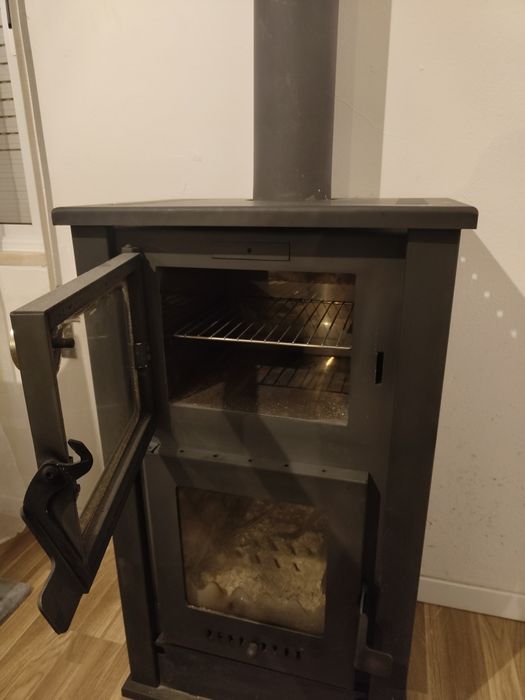 Salamandra a lenha com forno