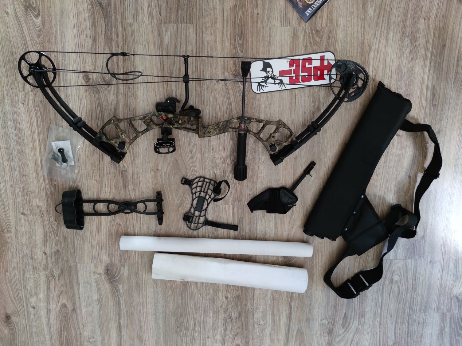 Zestaw PSE Stinger 30-70lbs Łuk bloczkowy
