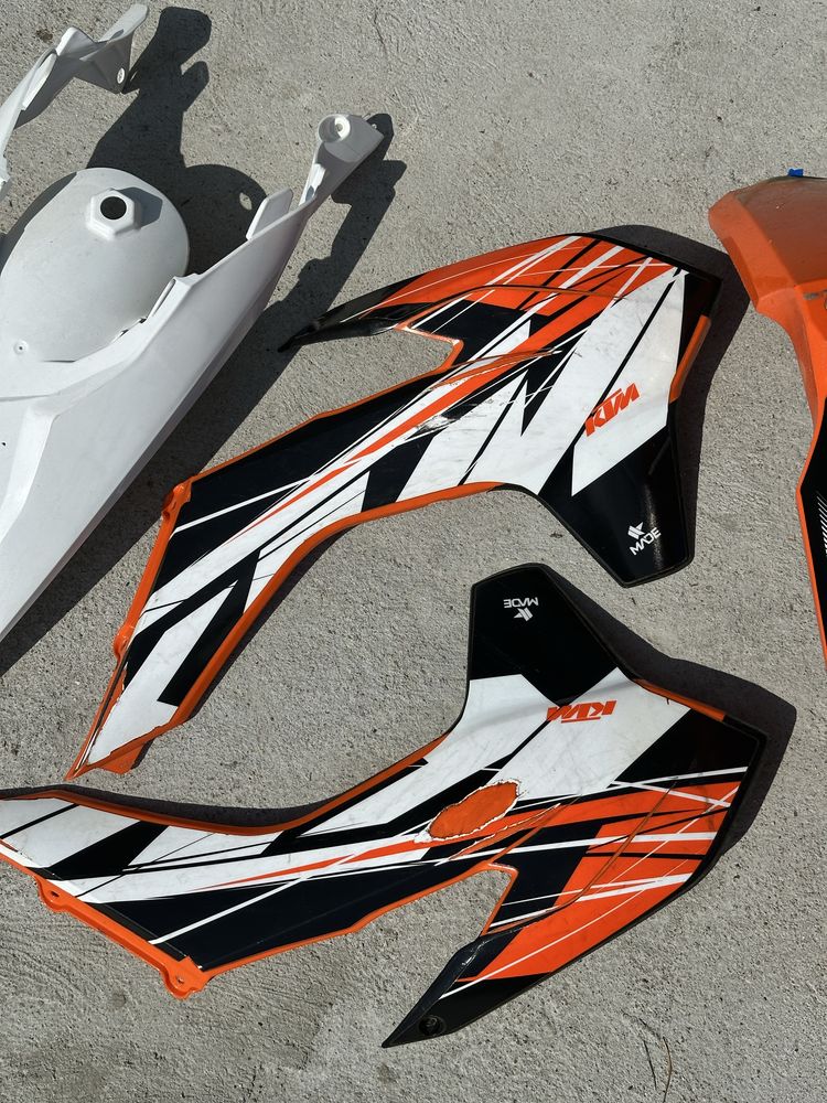 Orginalne plastiki ktm, komplet boczki ogon blotnik [sx exc]