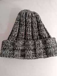 Sprzedam ciepłą czapkę na zimę
