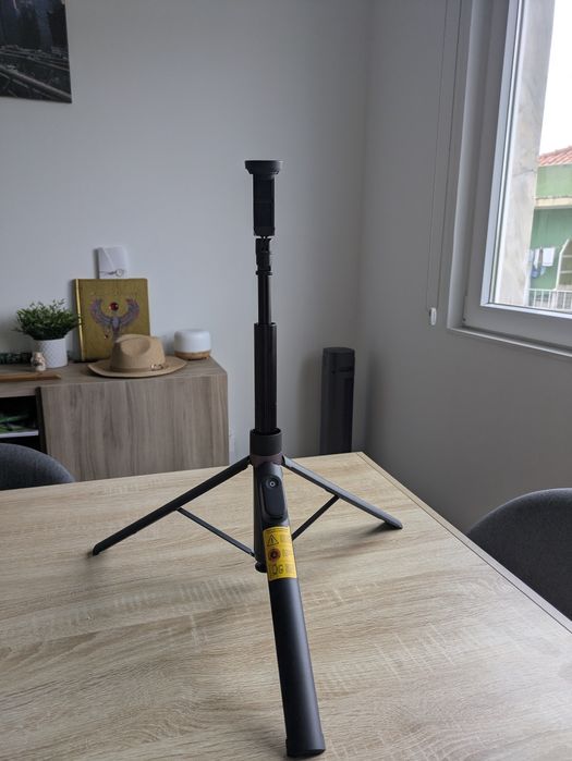 Tripé TONEOF, modelo T-226.