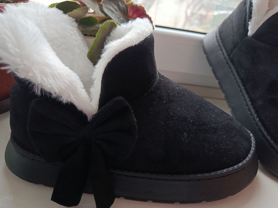 Уги чорні короткі