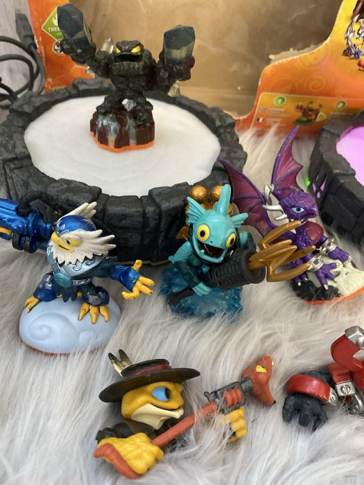 Skylanders Gigants z podstawkami