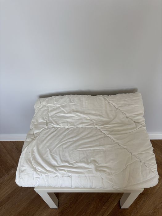 kołdra AMW miękka przyjemna w dotyku oddychająca używana 130x200 cm