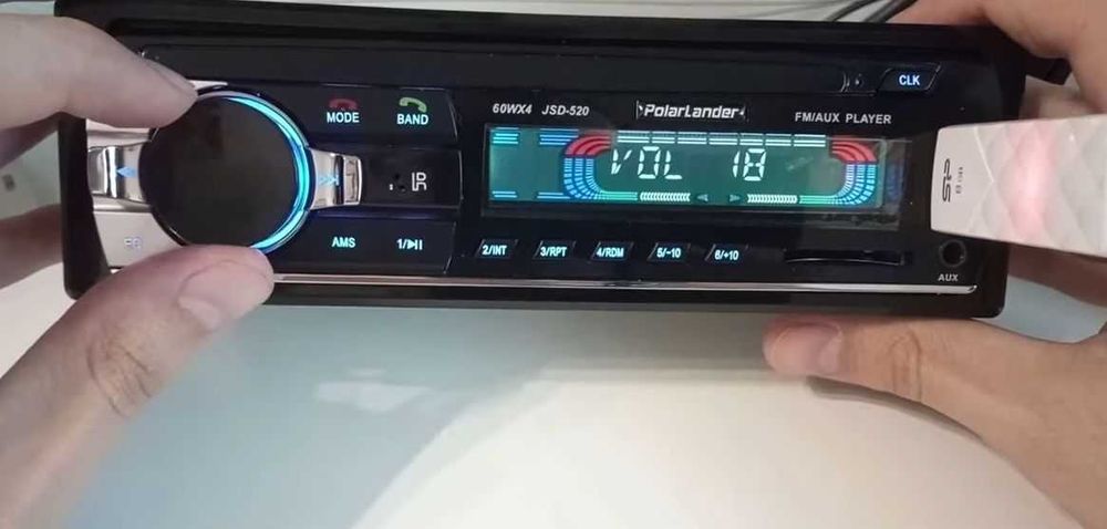 Автомагнітола з bluetooth 60 вт usb флешка microsd карата пам'яті