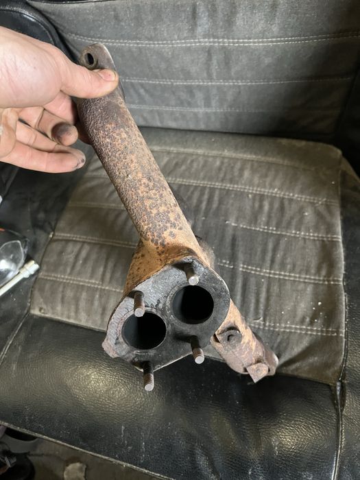 Продам два впуск и випуск колектор ваз