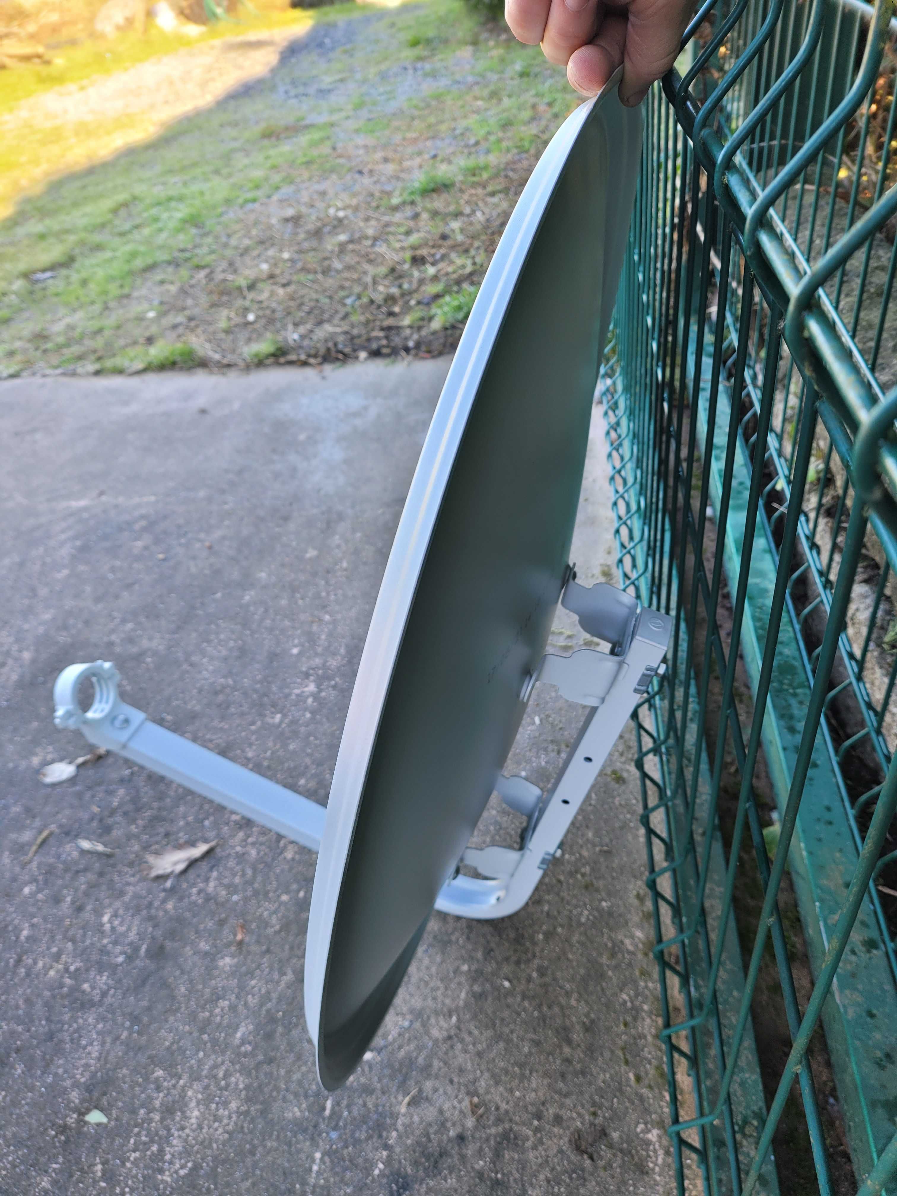 Antena Parabólica de 60cm com Pé