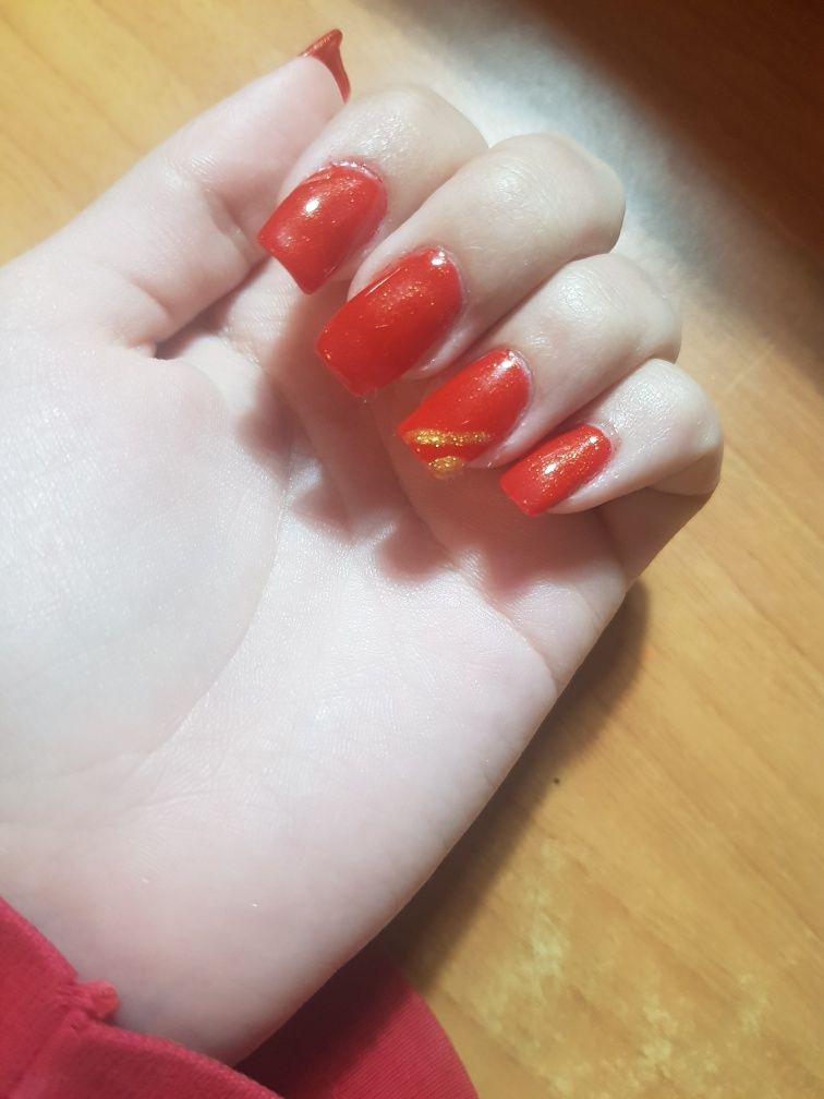 Unhas de gel e verniz gel