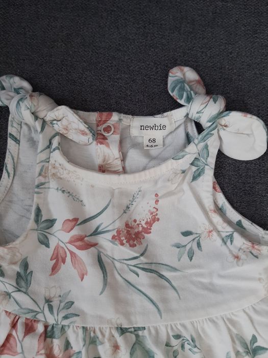 Sukienka Newbie rozm. 68 4-6mies. kwiaty