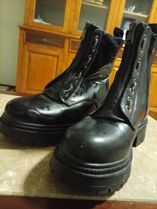 Vendo botas de mulher