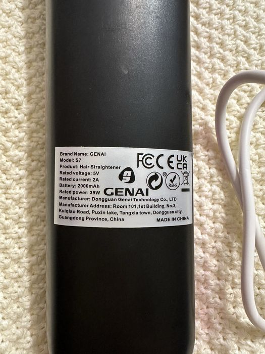 Щітка-випрямляч для волосся GENAI S7