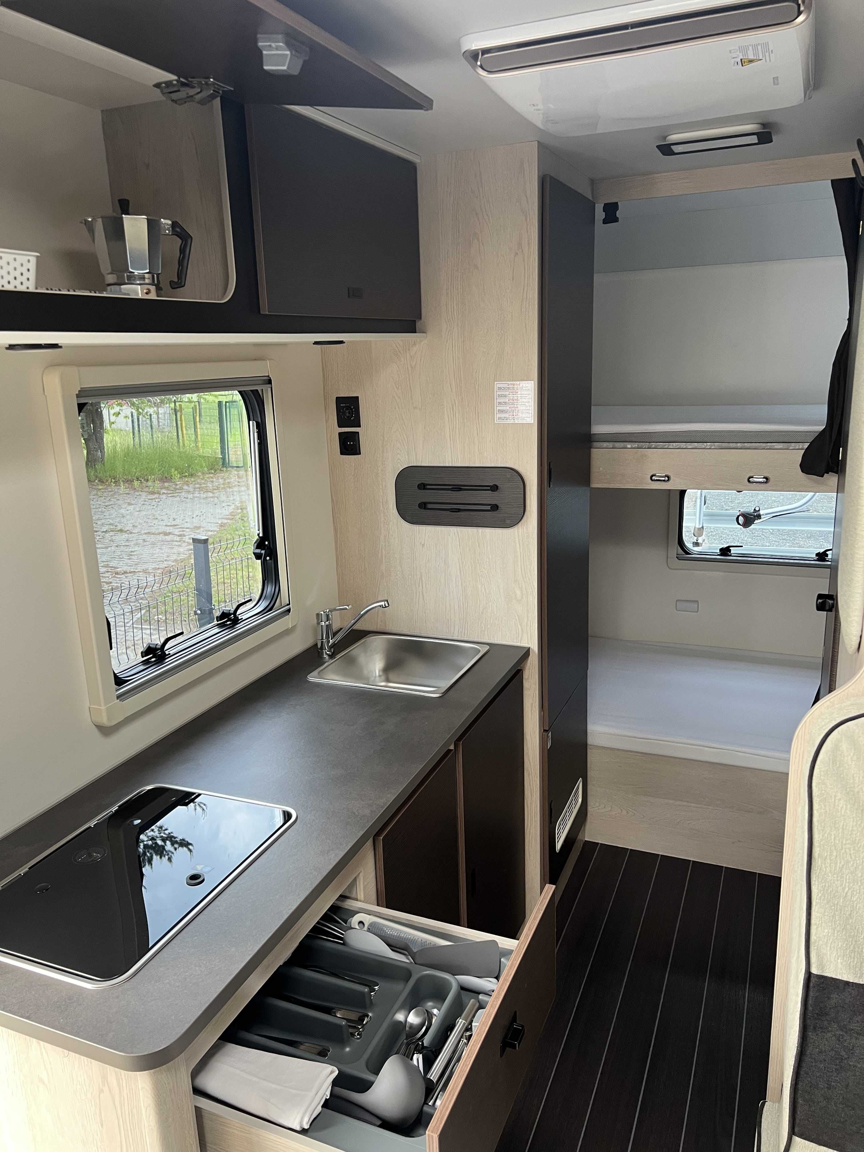 Wynajem Kamper / Camper Ford Transit Rimor Ekos 7 / 6 osobowy / 2025