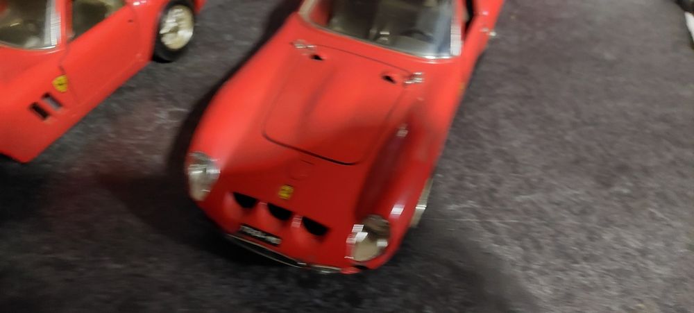 1:18 Ferrari GTO Złom 2sztuki Bburago