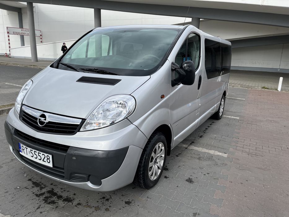 wynajem busa z kierowcą lub bez 9 osobowy furgon blaszak auto,