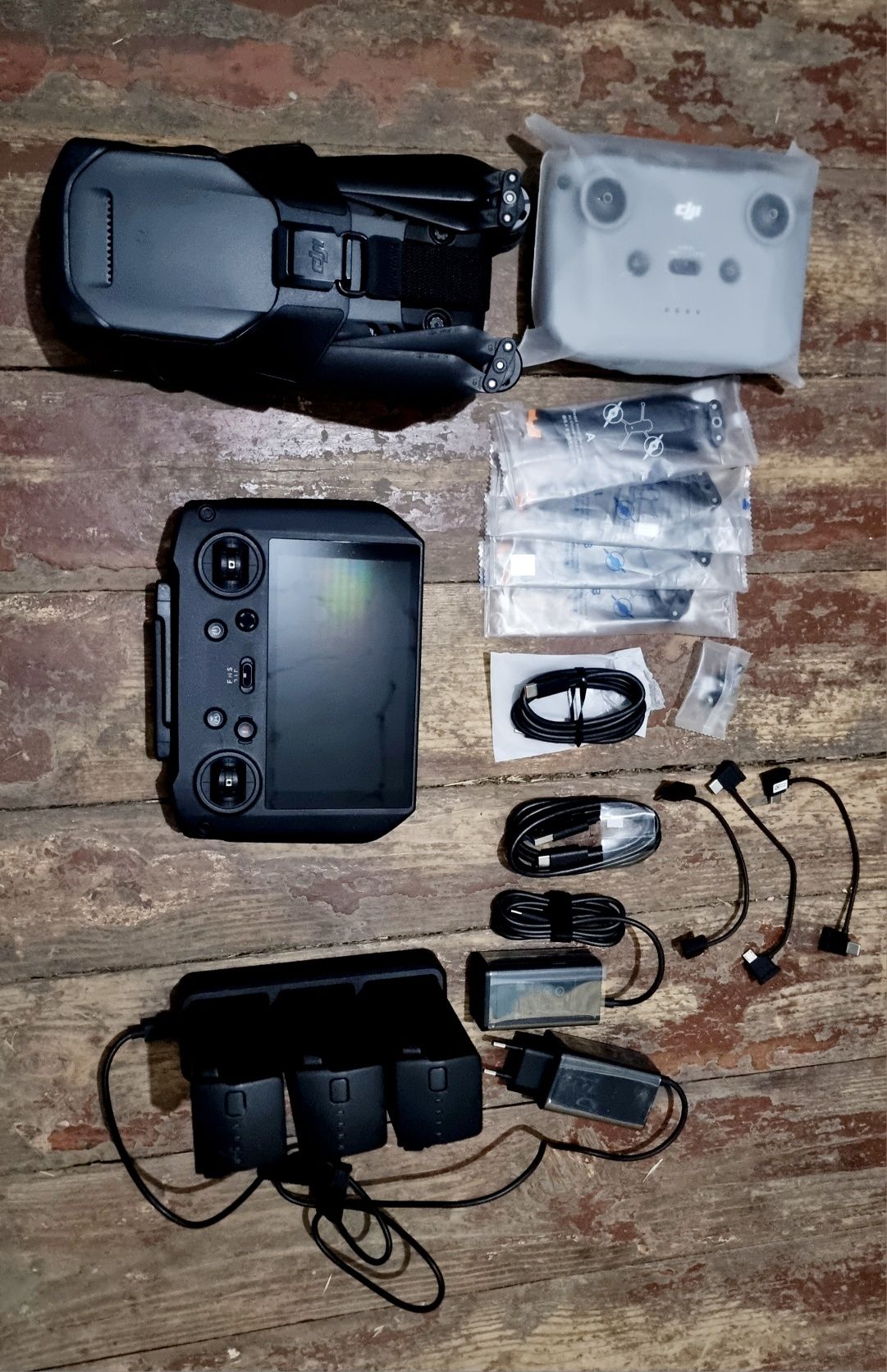 Дрон квадрокоптер DJI Mavic 3