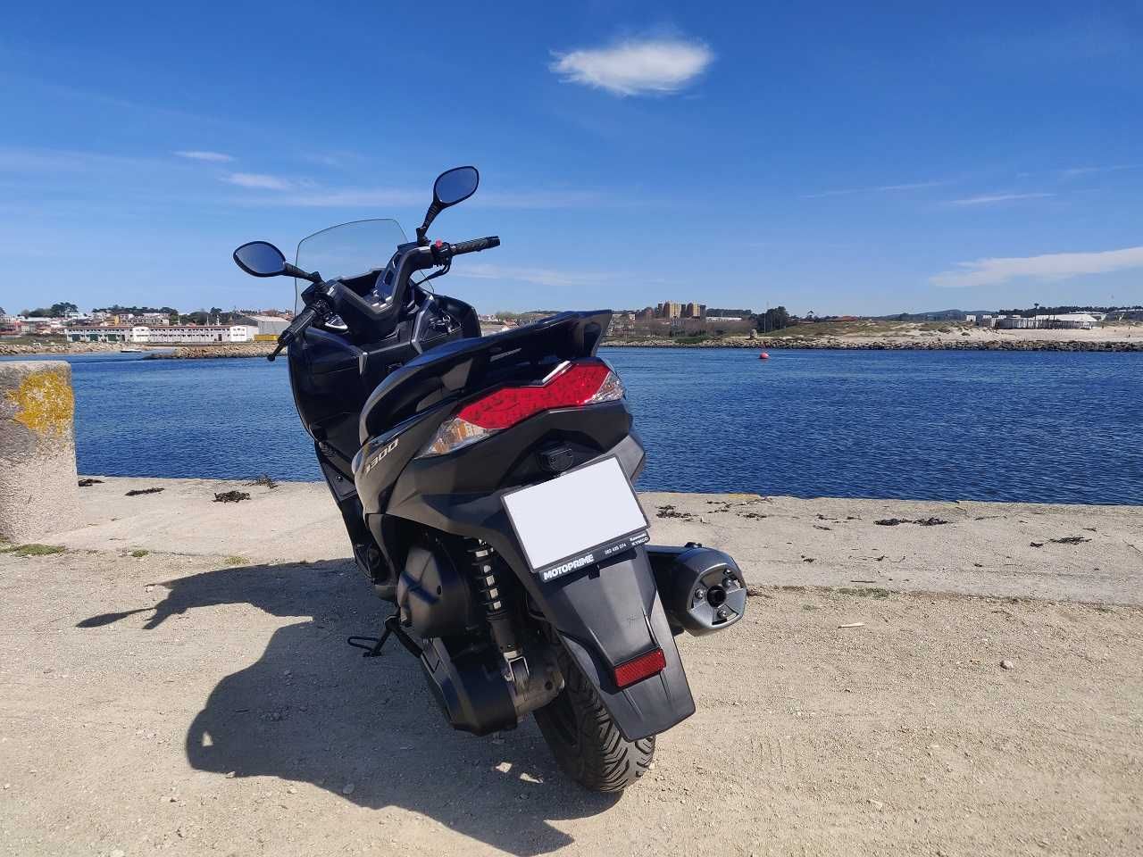 Kawasaki J300 ABS