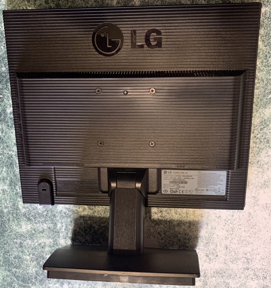 Монитор 17" LG L1719S-SF