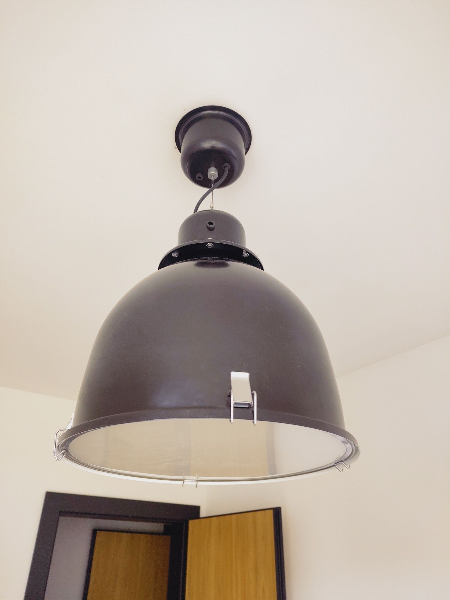 Lampa loft reflektor Ikea svartnora metalowa