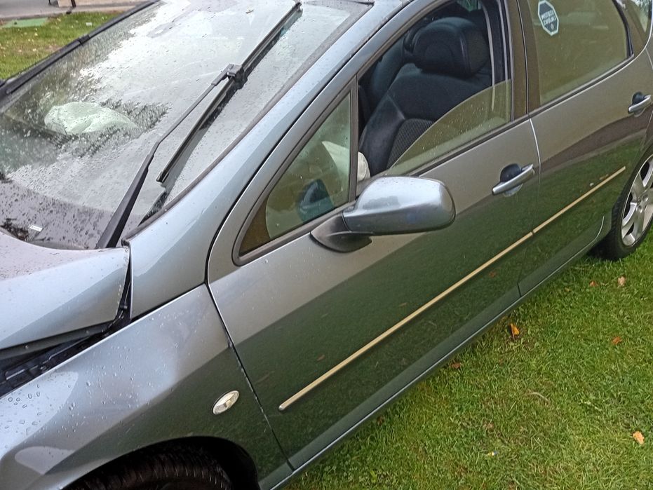 Peugeot 407 SW kombi, 2.0, uszkodzony