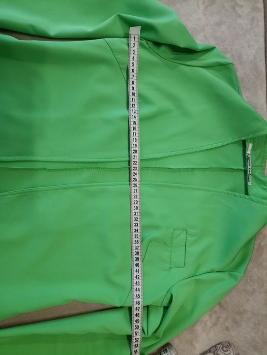 Стильний костюм в ідеальному стані