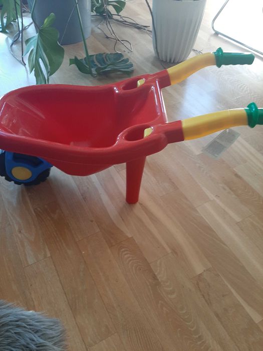 Taczki plastikowe dla dziecka