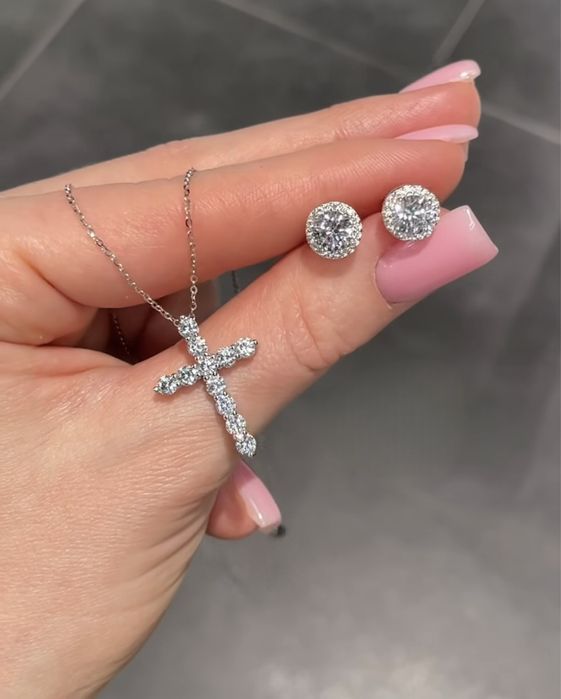 Хрестик срібний з цепочкою 925 п с Муассанитом 1ct