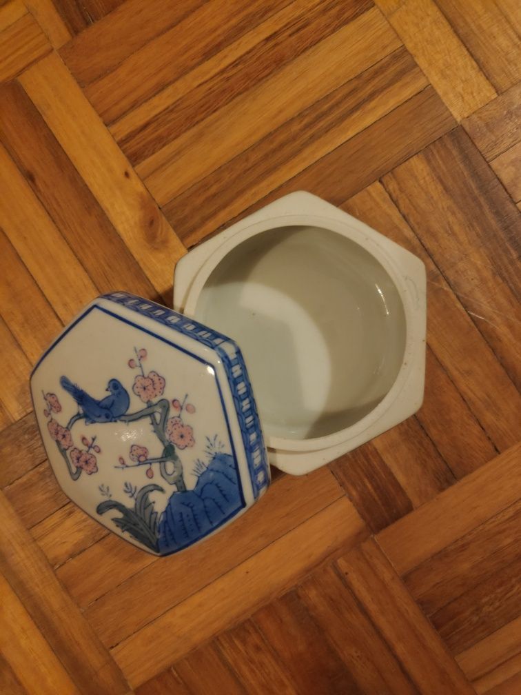 Caixa porcelana vintage com motivos orientais