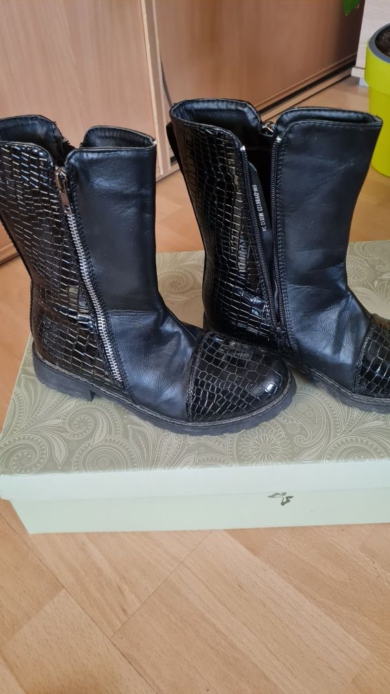 Buty czarne skóra-lakierek