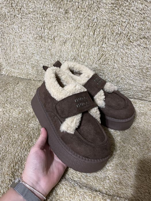 Шоколадні угги 36 розмір,устілка 22 см,трендовий колір,угги маломірки