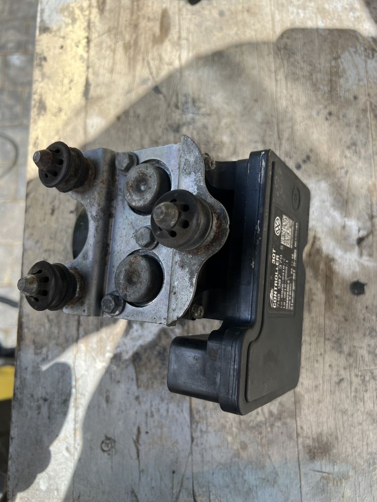Блок АБС ABS VW T5 Т5 1.9 2.5 1,9 2,5 7H0614117A 7H0907379S