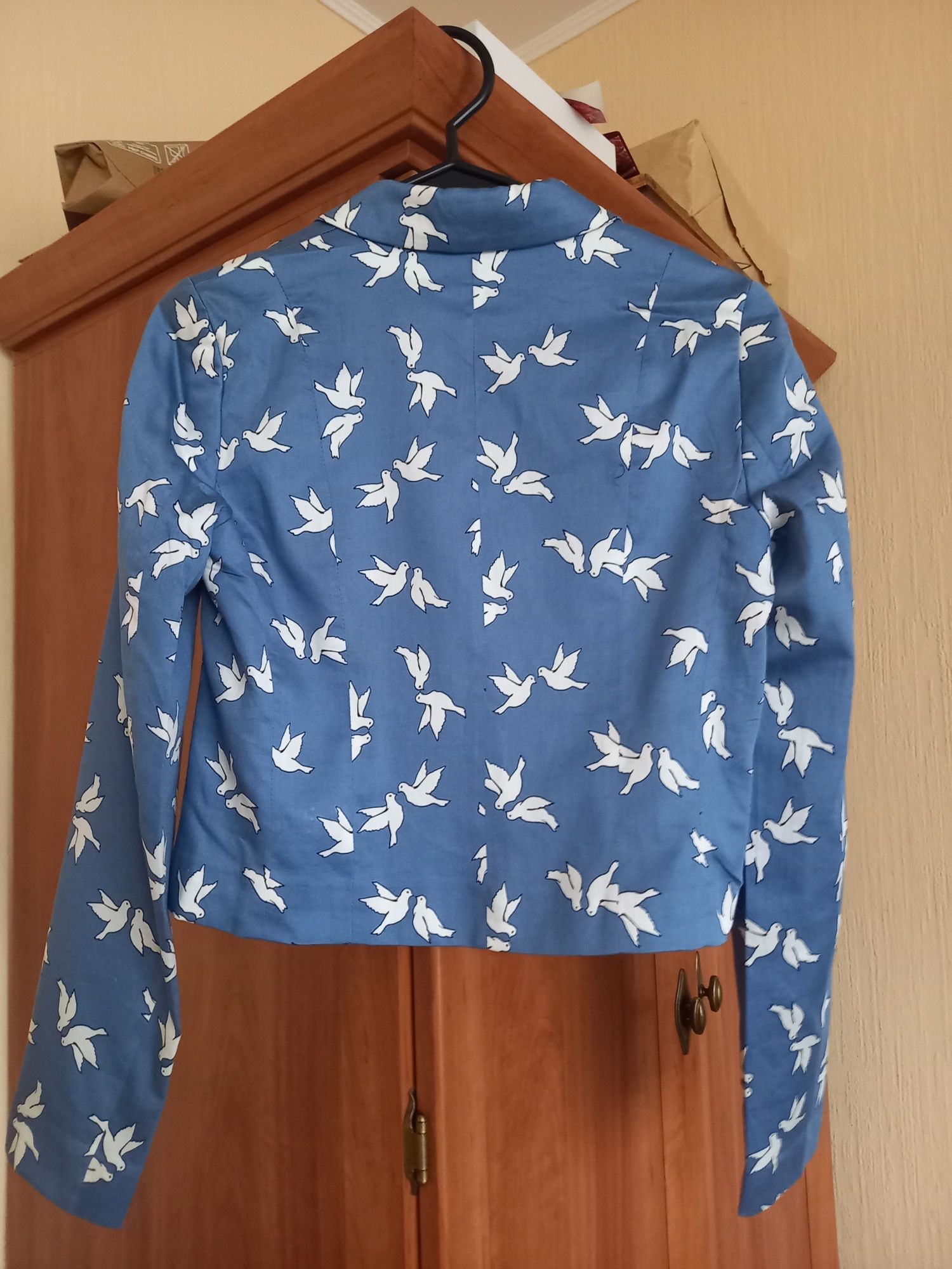 Śliczna  niebieska w białe mewy marynarka rozmiar 34 H&M