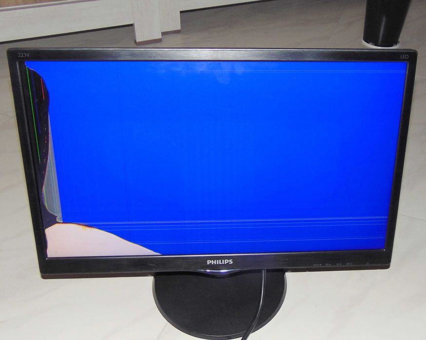 21,5" монітор Philips 223V5LSB/01. Бита матриця