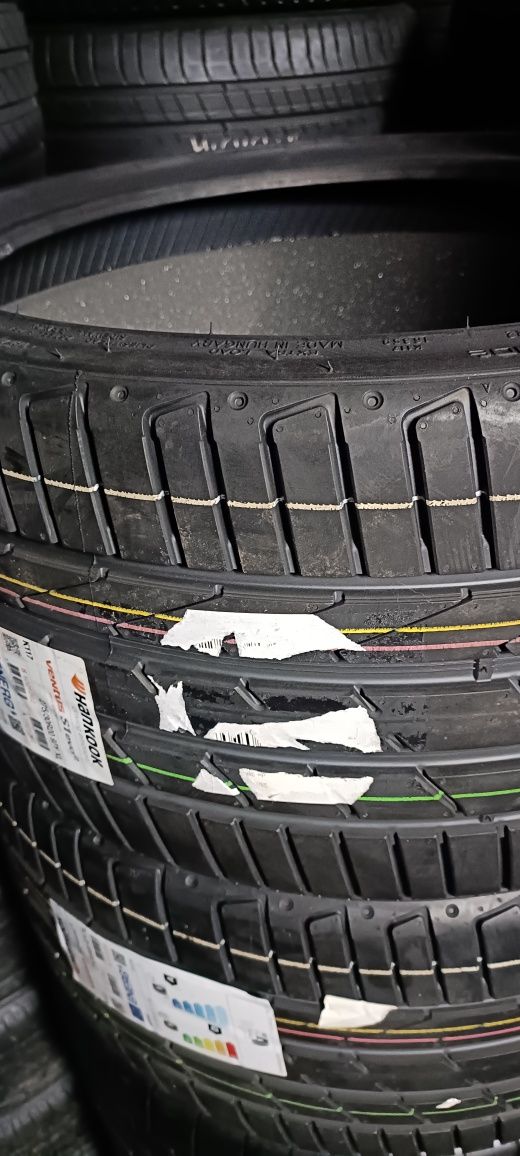 Pneus  275/30/20