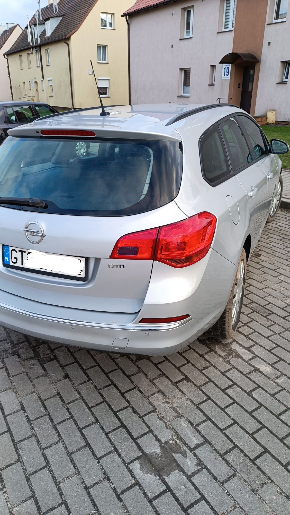 Opel Astra J 1.6 Sport Tourer 2015 uszkodzony silnik