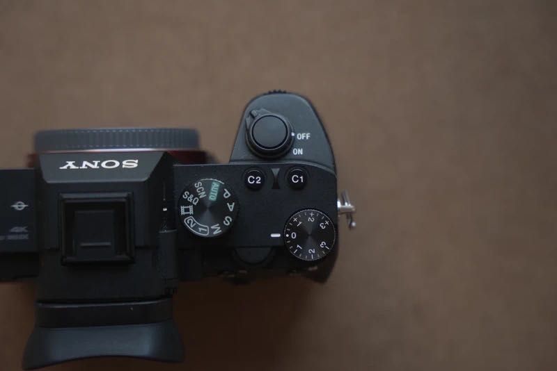 SONY a7III + baterias Newer