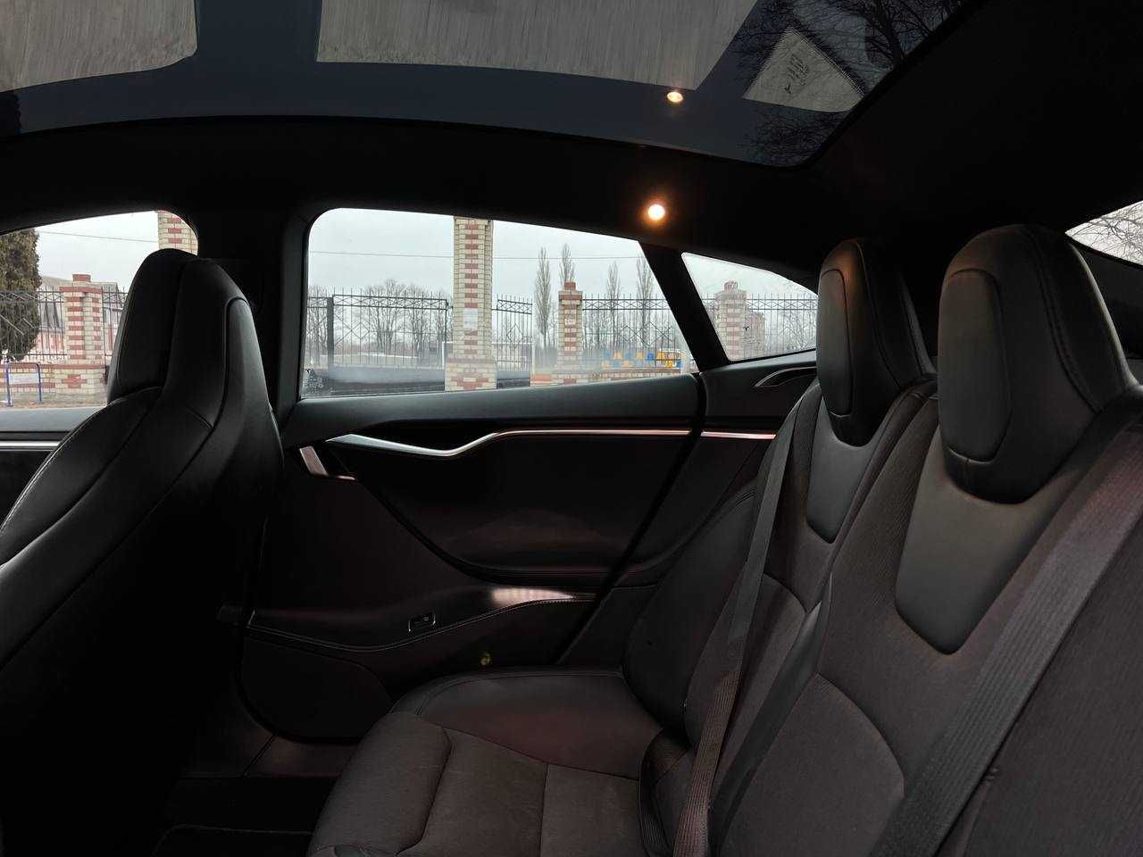 Tesla Model S 75 rest 2017року