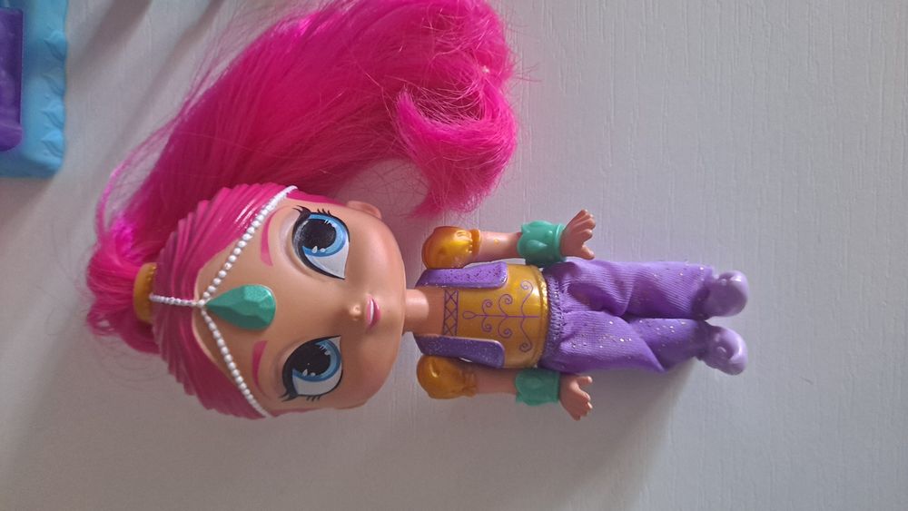Zestaw zabawek dla dziewczynki Shimmer and Shine plus sklep z dywanami