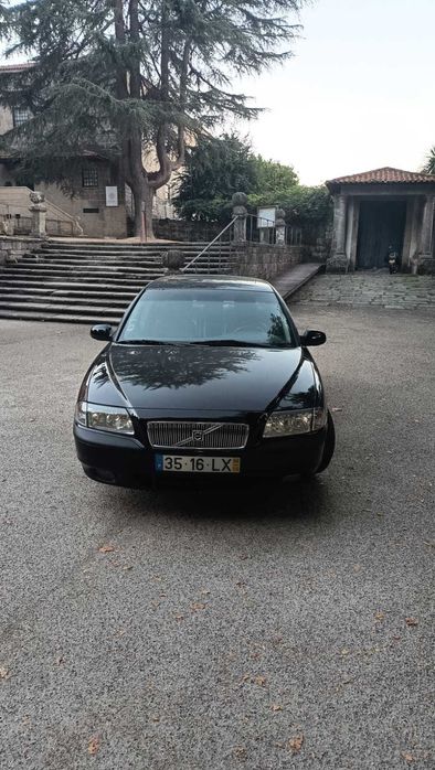 Vendo Volvo S80 T5 – Potência, conforto e classe num só carro