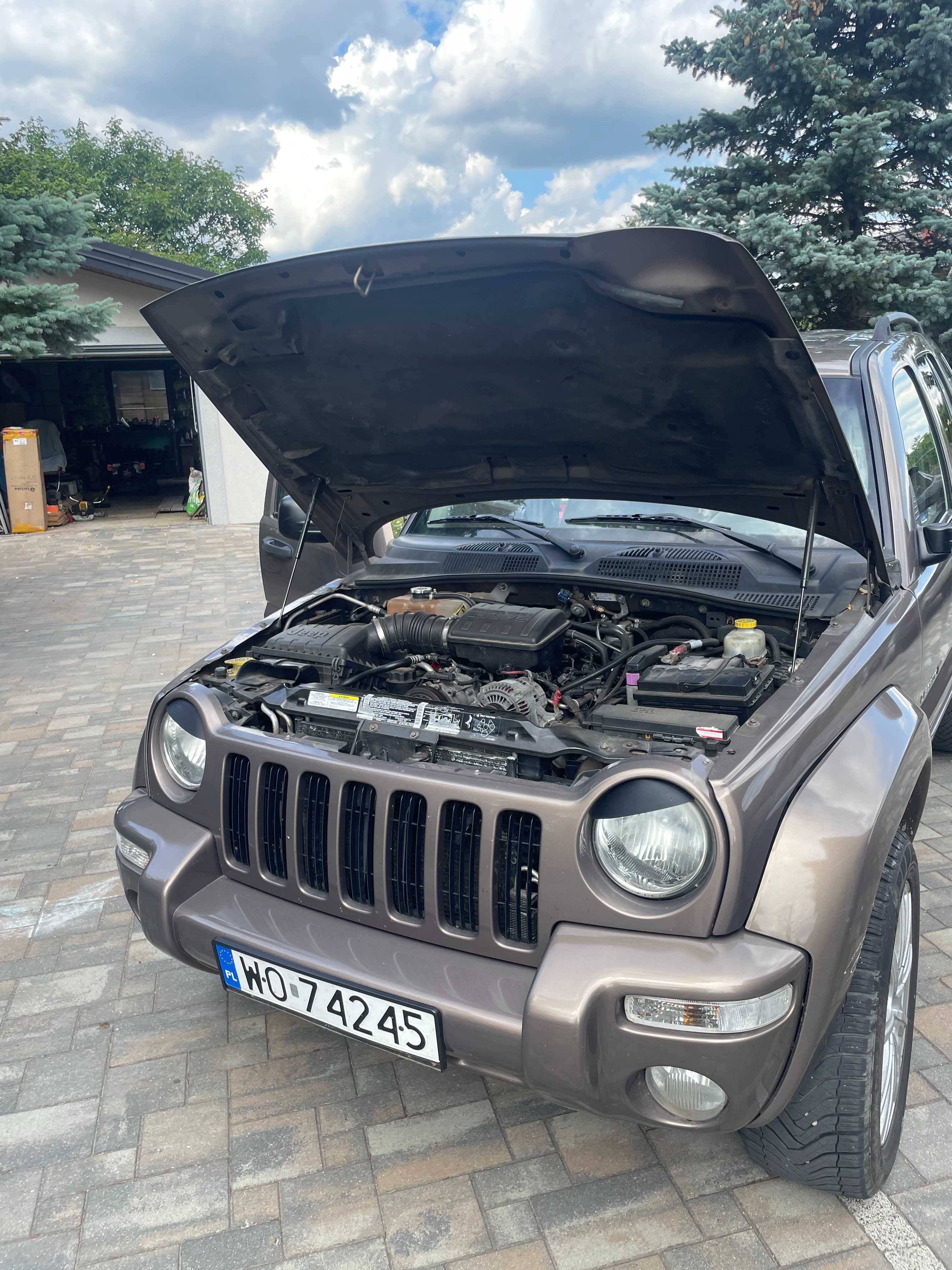Jeep Libert Limited 3.7 LPG 2002 rok full time