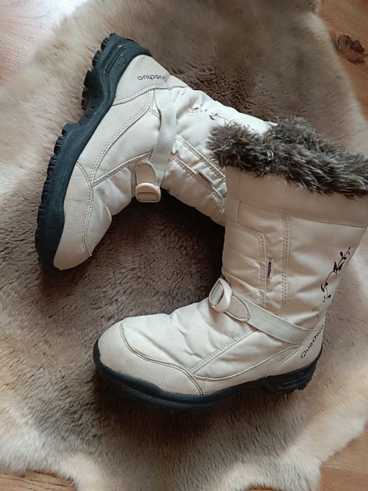 Śniegowce quechua Z technologią Novadry model Arpenaz snow