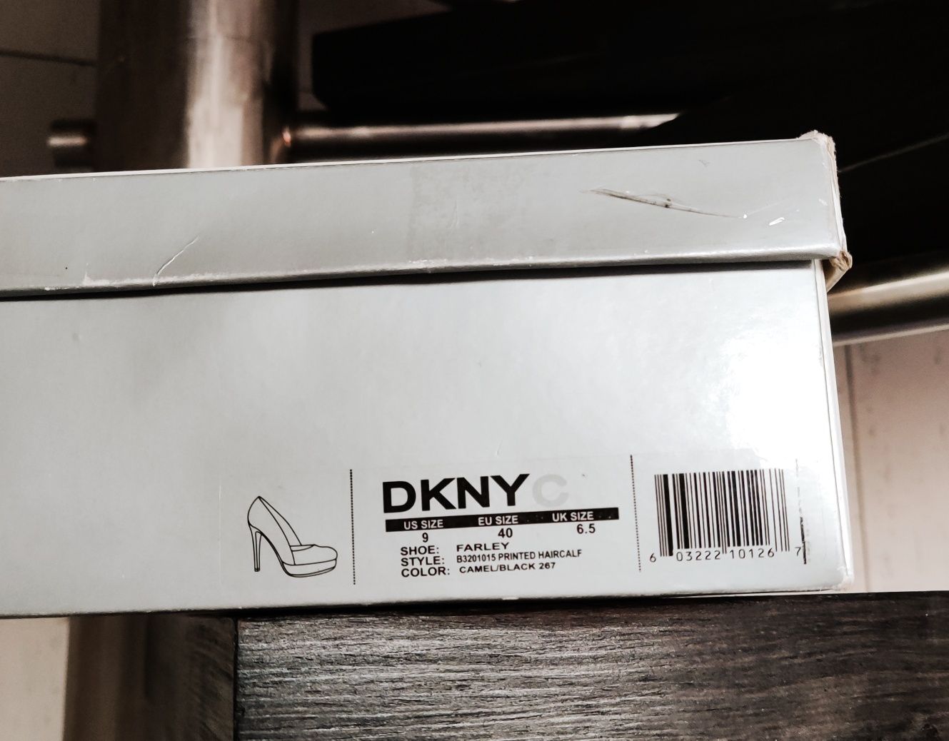 Buty szpilki DKNY Donna Karan roz EU 40 UK 6.5 platformy lakierki