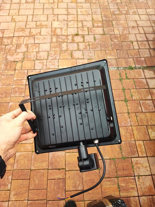 Lampa halogen 100w czujnik - nowa - fv