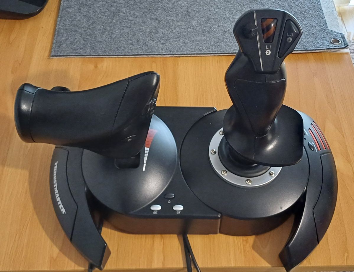 Thrustmaster T.Flight Hotas X - Joystick + Throttle