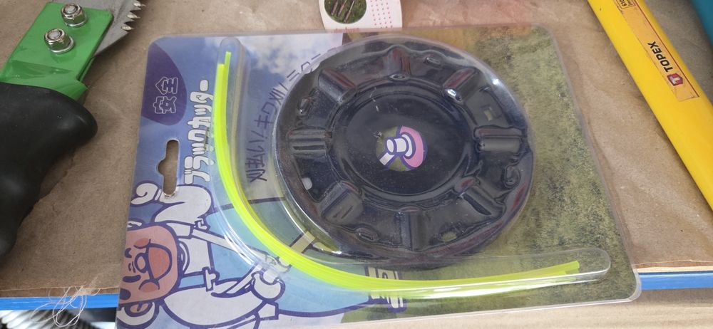 Інструменти, пила лучкова, ножиці, кліщі, заклепочник, саджалка