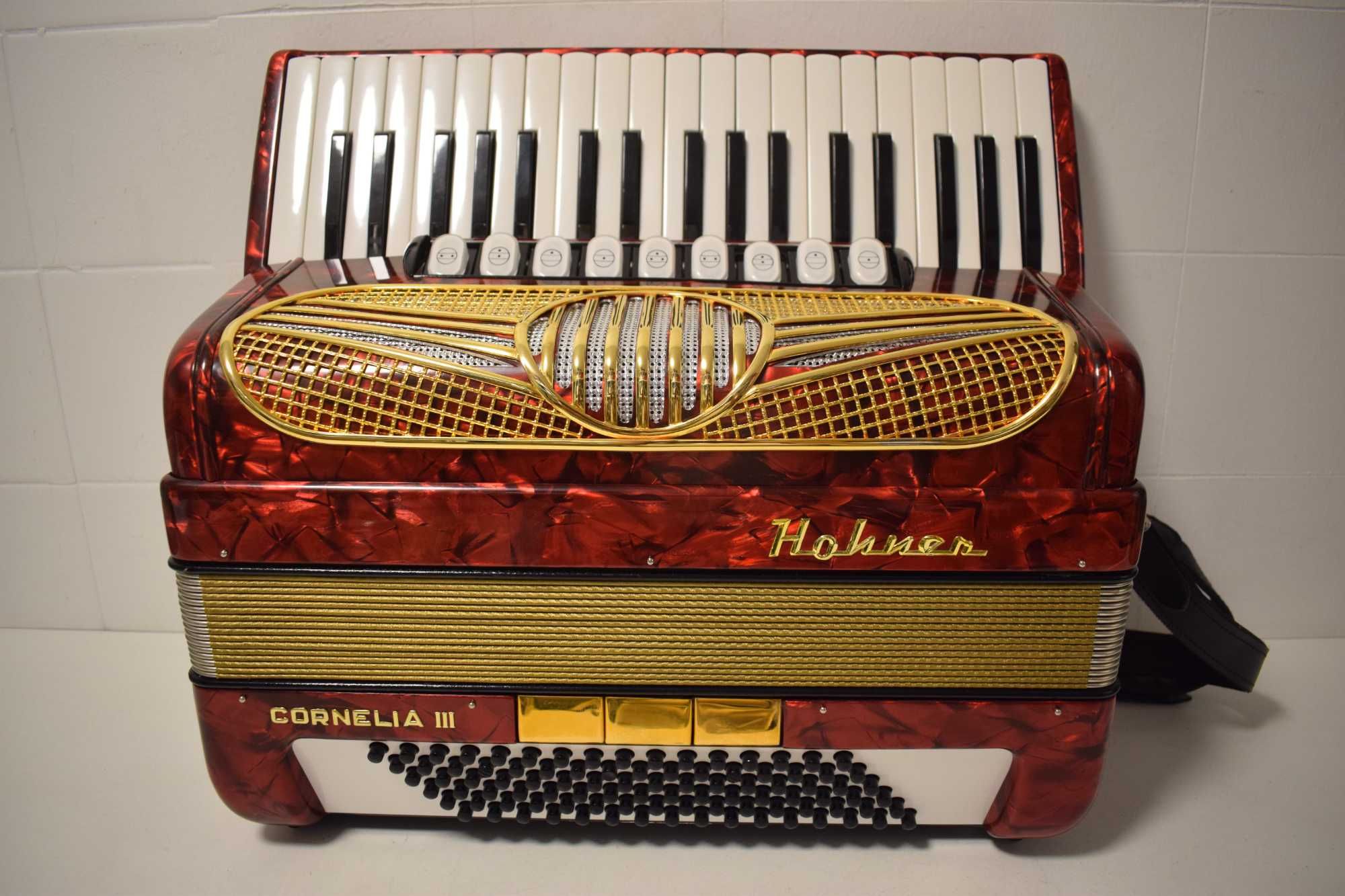 Hohner* Cornelia 3 Voz 96 Baixos. N 188