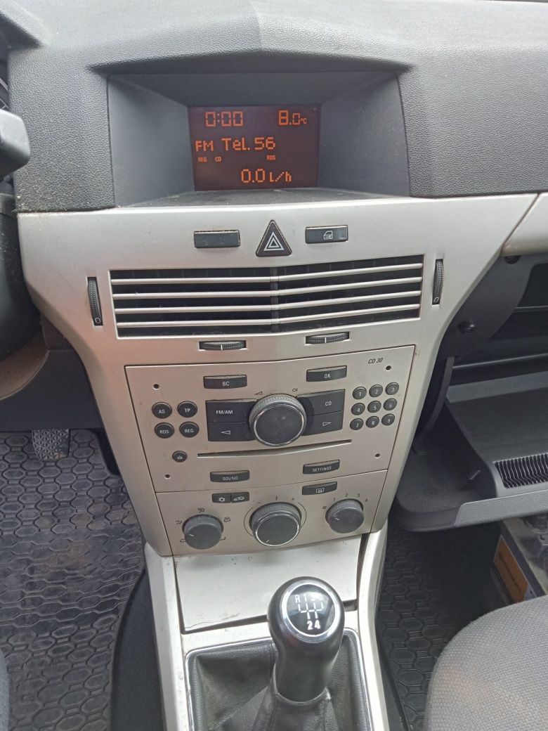 Radio opel astra h Zafira b z kodem i wyświetlaczem