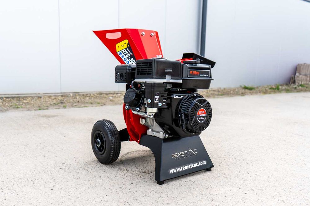 Rębak spalinowy REMET RTS-300 == rozdrabniacz do gałęzi TARCZOWY